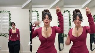 Raeleerudolph22 Deep Cleavage Onlyfans