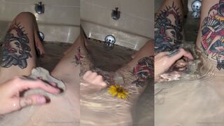 mia rand OnlyFans bathing my kitty