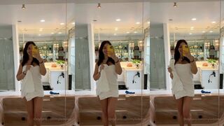 Myla Del Rey / missdelreynextdoor Dropped the towel to show her tits and pussy