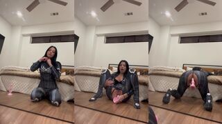 Bella sexy spider woman mirror dildo solo