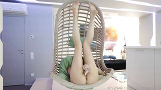 M.M.R OF - Swing Chair Solo