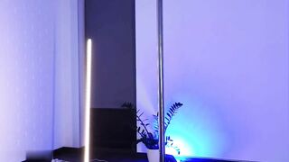 _Alissa wxw_ Sexy Stripper Rides Dildo While Masturbating With Hitachi