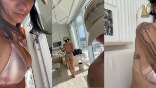 Mia Khalifa Summer move on