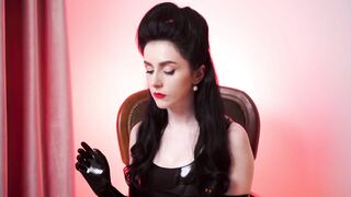 Miss Ellie Mouse Inept Slave Learns To Serve