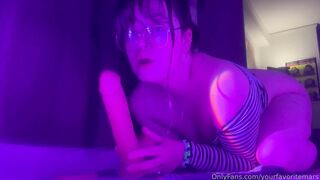 yourmomsmsarsbar dildo blowjob ppv