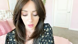 Savvy Star In Kissing Lessons With Mom