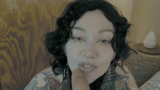Goaskalex Is Goth Mommy Asks For Help