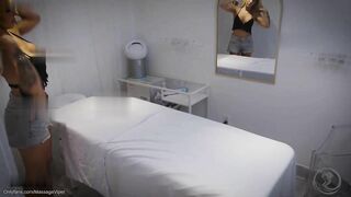 Massage Viper - The Trophy Wife Is Finally Back For An X-rated Massage Session