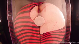 Bigtittygothegg Mavis bouncing her huge booty on you