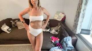 Hannah bikini try on