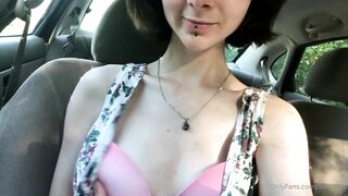 Liddolpet public flash in car