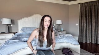 Christina Khalil Customer package Try-on