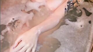 Enafox Hange Attack on titan Bath Oral