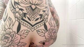 Awlivv  - Anal shower scene with Uncut Jaymes