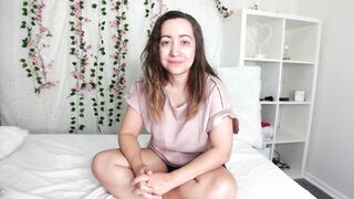 lalunalewd Mom gives a dick rating