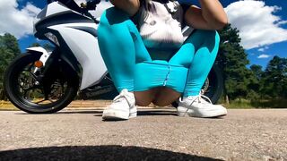 Venessasbutt- public road masturbation