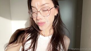 Ruth Lee cum facial selfie